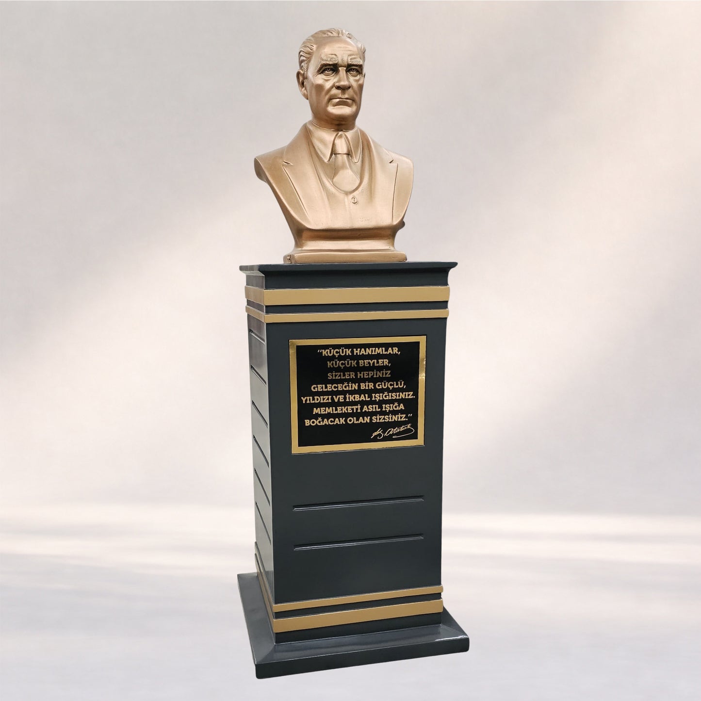 KT 125 Kuşaklı Dikdörtgen Model Kaideli Atatürk Büstü (200 cm)